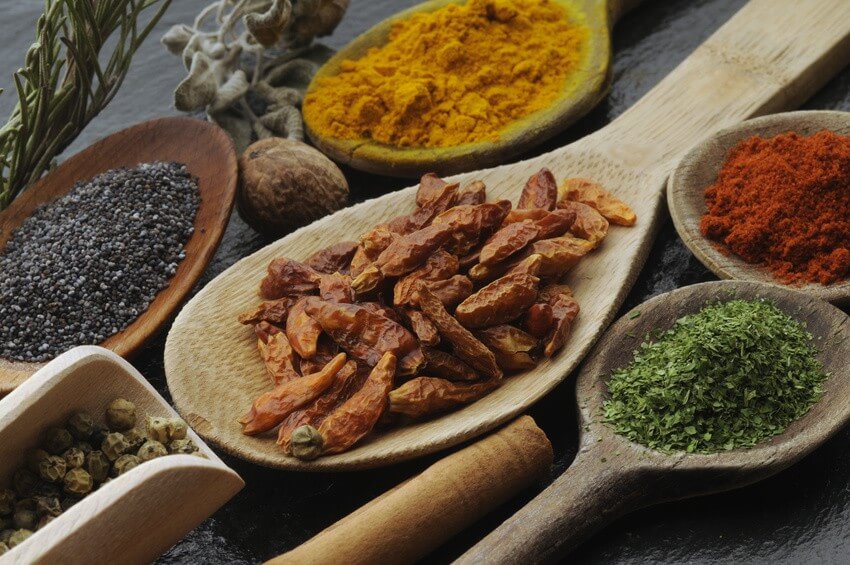 10 astuces savoureuses pour cuisiner sans sel