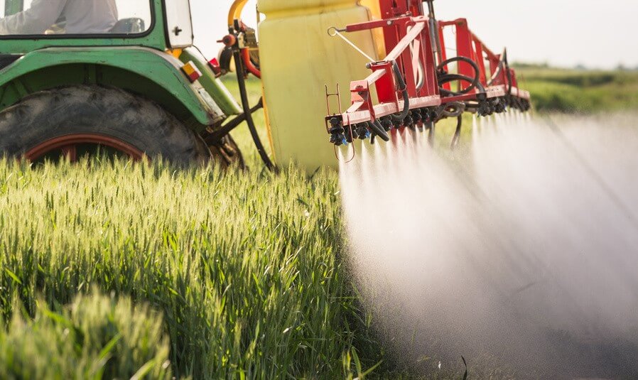Danger, pesticides ! Les fruits et légumes les plus contaminés