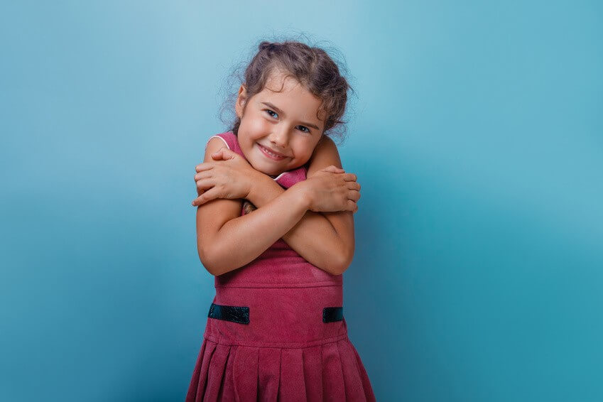 Conseil de Bastien : Apprenez le Butterfly Hug à vos enfants !