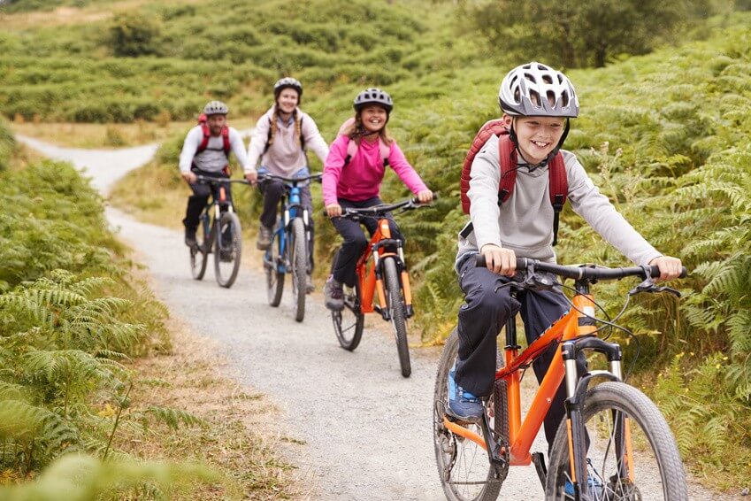 Sport en famille : 5 expériences à vivre cet été